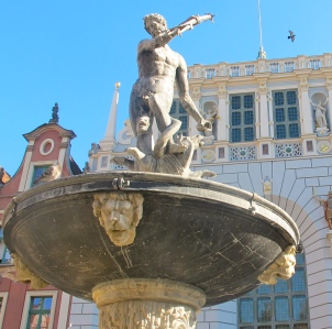 Neptunfontenen i Gdansk er litt som Frihetsgudinnen i NYC, det er en turistatraksjon. Dette er den eldste ikke relegiøse skulpturen i Gdansk. Den ble bygget i 1620
